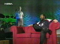 Ο Τζίμης Πανούσης στον Σταύρο Θεοδωράκη (1999)