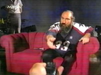 Ο Τζίμης Πανούσης στον Σταύρο Θεοδωράκη (1999)
