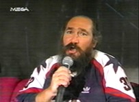 Ο Τζίμης Πανούσης στον Σταύρο Θεοδωράκη (1999)
