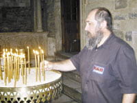 Ο Τζίμης Πανούσης είναι ο πιο hot παραγωγός στα FM