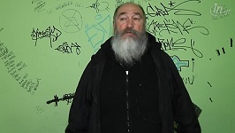 Tζίμης Πανούσης: «Σατιρίζω ισότιμα τους ομοφυλόφιλους και τους Εβραίους» (in.gr, 02/04/2015)