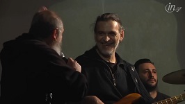 Tζίμης Πανούσης: «Σατιρίζω ισότιμα τους ομοφυλόφιλους και τους Εβραίους» (in.gr, 02/04/2015)