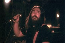 Ο Τζίμης Πανούσης στο Διήμερο οικολογικό φεστιβάλ στο Άκτιο της Πρέβεζας (1984) Ο Τζίμης Πανούσης στο Διήμερο οικολογικό φεστιβάλ στο Άκτιο της Πρέβεζας (1984)