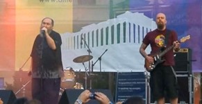 Ο Τζ. Πανούσης στο Athens Pride 2009 Ο Τζ. Πανούσης στο Athens Pride 2009