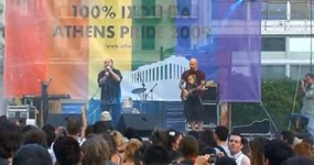 Ο Τζ. Πανούσης στο Athens Pride 2009 Ο Τζ. Πανούσης στο Athens Pride 2009
