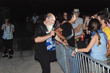 Ο Τζίμης Πανούσης και οι Μουσικές Ταξιαρχίες στο Φεστιβάλ «Πλάι στο Κύμα» στη παραλία Κεραμωτής στη Καβάλα Ο Τζίμης Πανούσης και οι Μουσικές Ταξιαρχίες στο Φεστιβάλ «Πλάι στο Κύμα» στη παραλία Κεραμωτής στη Καβάλα