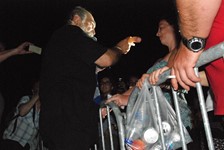 Ο Τζίμης Πανούσης και οι Μουσικές Ταξιαρχίες στο Φεστιβάλ «Πλάι στο Κύμα» στη παραλία Κεραμωτής στη Καβάλα Ο Τζίμης Πανούσης και οι Μουσικές Ταξιαρχίες στο Φεστιβάλ «Πλάι στο Κύμα» στη παραλία Κεραμωτής στη Καβάλα