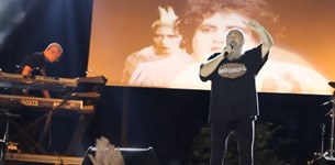 Ο Τζίμης Πανούσης στο 6ο Φεστιβάλ Πόζαρ στο Λουτράκι Αλμωπίας Ο Τζίμης Πανούσης στο 6ο Φεστιβάλ Πόζαρ στο Λουτράκι Αλμωπίας