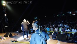Ο Τζίμης Πανούσης στο 6ο Φεστιβάλ Πόζαρ στο Λουτράκι Αλμωπίας Ο Τζίμης Πανούσης στο 6ο Φεστιβάλ Πόζαρ στο Λουτράκι Αλμωπίας