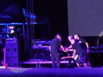 Ο Τζίμης Πανούσης στο 39ο River Party στο Νεστόριο Καστορίας Ο Τζίμης Πανούσης στο 39ο River Party στο Νεστόριο Καστορίας