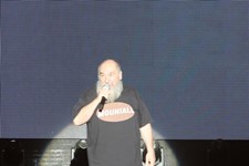 Ο Τζίμης Πανούσης στο 39ο River Party στο Νεστόριο Καστορίας Ο Τζίμης Πανούσης στο 39ο River Party στο Νεστόριο Καστορίας