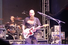 Ο Τζίμης Πανούσης στο 39ο River Party στο Νεστόριο Καστορίας Ο Τζίμης Πανούσης στο 39ο River Party στο Νεστόριο Καστορίας