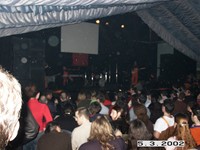 Ο Τζίμης Πανούσης στο Guildford 06/03/2002