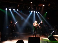 Ο Τζίμης Πανούσης στα Τρίκαλα, 18/02/2006 (φώτο: Νίκος Μουτσίκας)