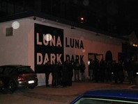 Το Luna Dark (Ola Skata, 2005)