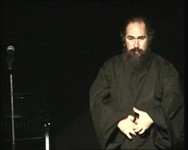 Το σκετσάκι Παπάδες με τα όλα τους (Με Λένε Πόπη, 1998)