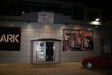 Η πρόσοψη του Luna Dark, 2008 Η πρόσοψη του Luna Dark, 2008