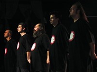 Οι μουσικοί της παράστασης (The War, Μάης 2003). Ο Στέλιος Φράγκος στα δεξιά Οι μουσικοί της παράστασης (The War, Μάης 2003). Ο Στέλιος Φράγκος στα δεξιά