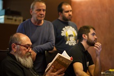 Ο Τζίμης Πανούσης διαβάζει τα απομνημονεύματα του Μακρυγιάννη