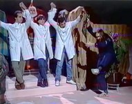 Ο Τζίμης Πανούσης στην ΕΡΤ, 1985 Ο Τζίμης Πανούσης στην ΕΡΤ, 1985